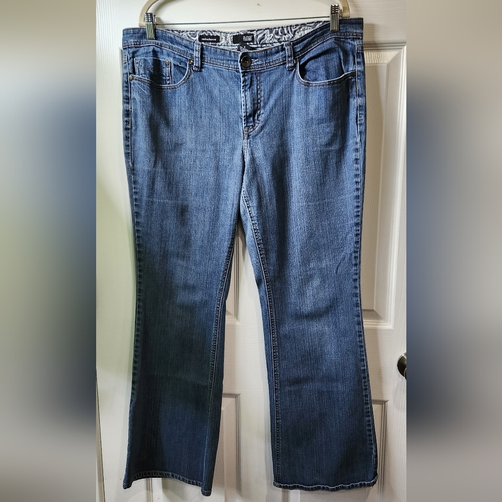 a.n.a. modern boot cut medium wash jeans women's size 16